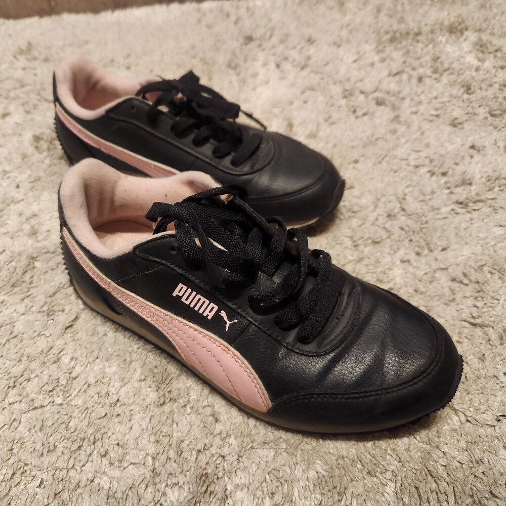 Puma Shoes (size 7)